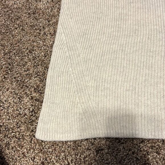 Old Navy Thick Tank Top - Picture 2 of 4